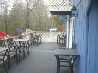 Lil Black Bear Inn Hotels in Brown County
