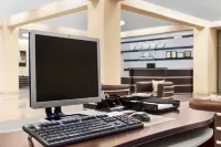 Days Hotel by Wyndham Baku - Business