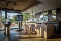Golden Lakes Hotel - Bar