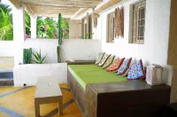 Uzuri Boutique Hotel - Pet Friendly