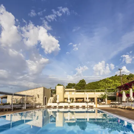 Atrium Hotel