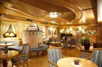 Hotel Europeo Alpine Charme & Wellness فنادق في Pinzolo