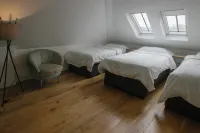 EBS Hostel London Các khách sạn gần St Catherine