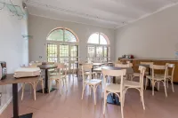 Student's Hostel Estense - breakfast