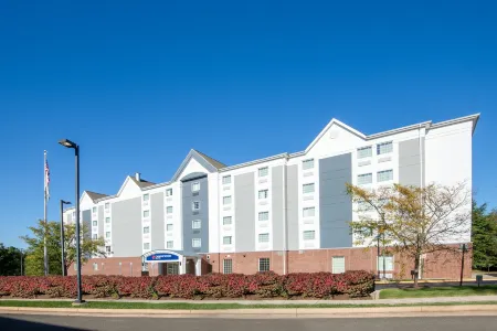 Candlewood Suites Manassas Отели рядом с достопримечательностью «Henry House Hill»