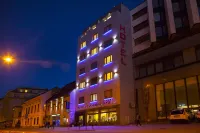 Danubia Gate Hotel Отели в г. 