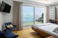 Beachfront Villa Grey Martini with Pool - Havudsigt