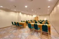 Ramada by Wyndham Valencia Almussafes Hotels in Ribera Alta