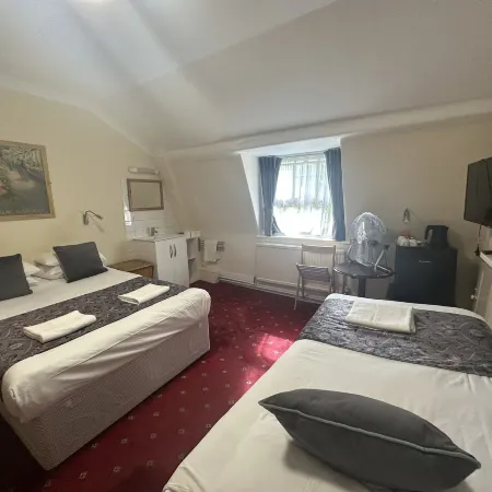Arran House Hotel Отели рядом с достопримечательностью «Улица Уордор-стрит»