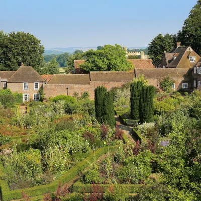 Leeds Castle Stable Courtyard Bed and Breakfast Hotel berhampiran Istana Leeds