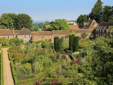 Leeds Castle Stable Courtyard Bed and Breakfast