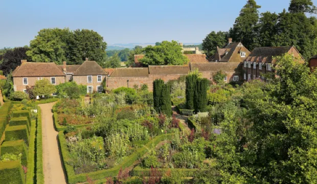 Leeds Castle Stable Courtyard Bed and Breakfast