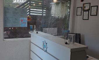 Barefoot Caye Caulker Hotel