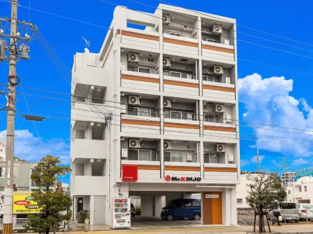 Mr. Kinjo in Uchidomari Отели рядом с достопримечательностью «Futenma-gu»