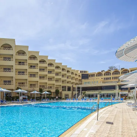 AMC Royal Hotel & Spa