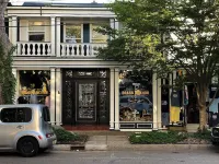 New Build Luxury Wooded Lodge Steps from Lake MI
