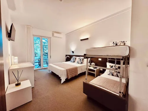 HOTEL NOIR