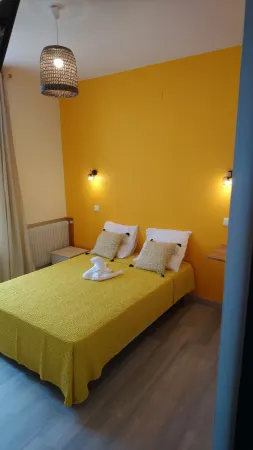 CAFE DE PARIS Отели в г. Сиврак-ан-Медок