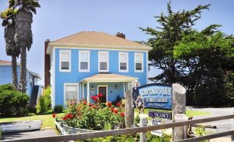 Captain's Inn at Moss Landing