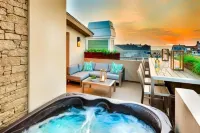 7 Br 2 Hot Tubs Rooftop Beach Block Ocean View