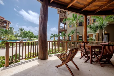 Indigo Belize 2A 3 Bedroom Condo by RedAwning Отели в г. Ambergris Caye