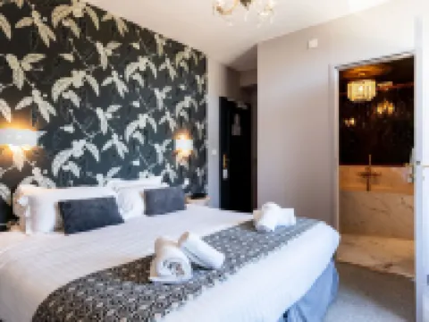 L'Escale Hôtel Bellevue Hotels in Tregastel