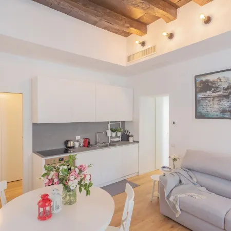 Independence Apartment Balcony by Rent All Como