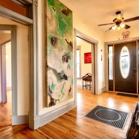 Franklin Fab Gallery House