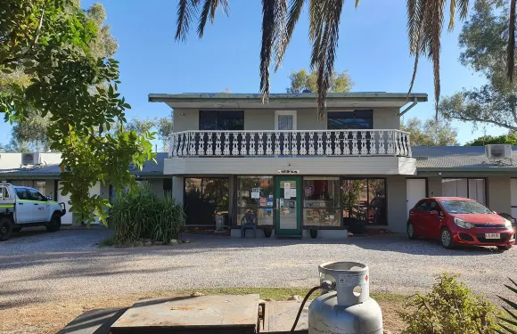 愛麗絲汽車旅館