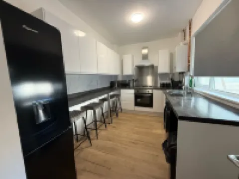 Cozy Retreat in Bridgend with 4 Bedrooms Hotels in Bridgend