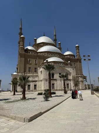 Jana Pyramids View Inn