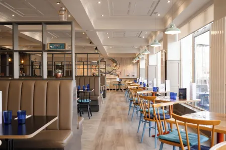 Marine Hotel Ballycastle Отели в г. Кушендалл