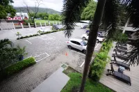 Hotel Colono Beach - parking