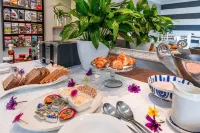 Whale Coast Ocean Villa - Breakfast