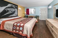 Super 8 by Wyndham Bishop Hotels in Bishop