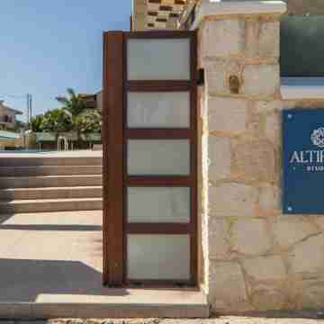 Altirina Studios Hotel Exterior