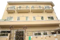 GOLDEN ONE HOTEL Hotels near Joyland