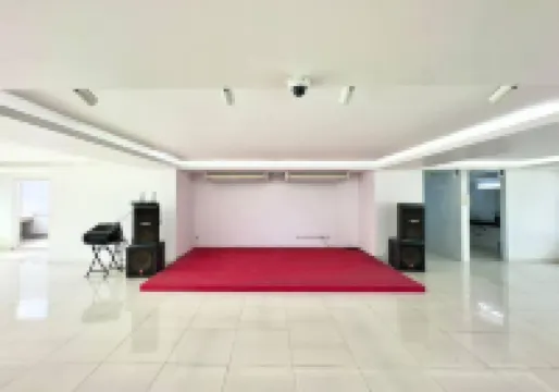 300sqft 1 Apartment with Sauna & Pool