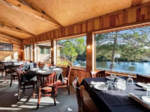 Chanticleer Inn Hotels in Washington