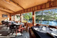 Chanticleer Inn Hotels in Cloverland