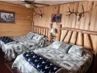 Rustic 7-BDRM and 3-bath lodge in a gated community in Los Ojos with WiFi access