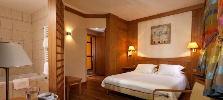 Logis Hôtel de la Tour Hoteles en Alto Rin