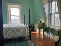 Grand Historic Downtown Suite