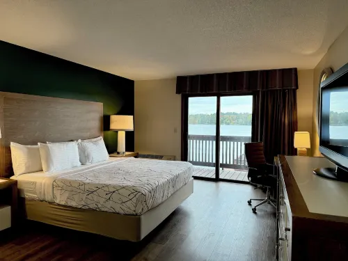 St. Croix Inn فنادق في Solon Springs