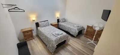 Deepcut Lodge Bed & Breakfast Self Service  호텔