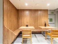 查理JP城下的救贖城 奥林匹克体育场附近的飯店