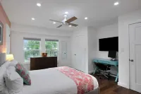 Shem Creek Retreat by Avantstay 10 Mins to Downtown Charleston Yard + Patio