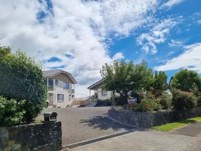 Summit Motor Lodge Hotels in Te Puna