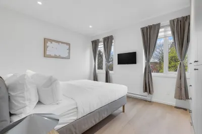 Le Victoria Midtown Mtl Hotels in Cote-des-Neiges–Notre-Dame-de-Grace