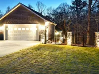Swift Island Sunsets: Lakefront, Cozy, Sleeps 8 Hotels in Stanly County